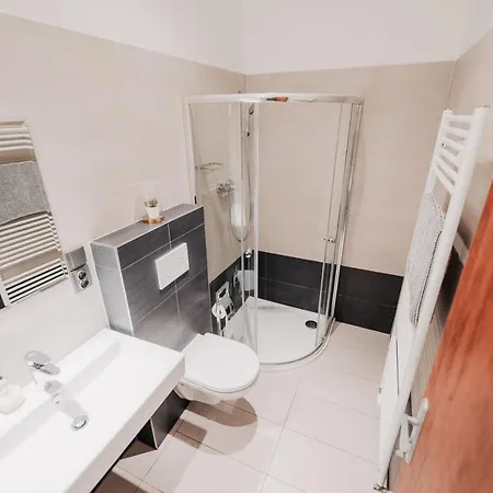 Elegant Studio, 400m From The Square *